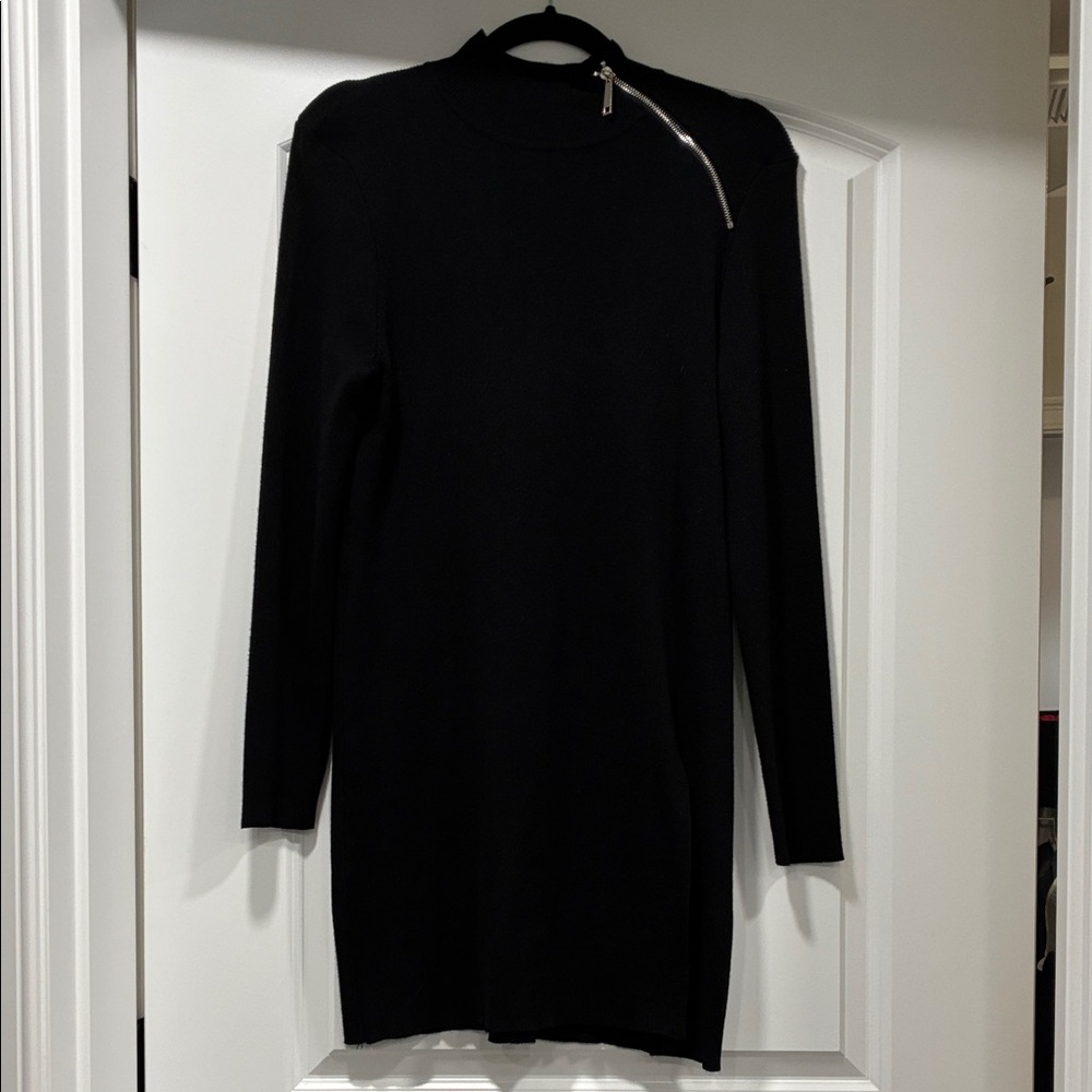 Cable & Gauge Black Long Sleeve Dress with Zipper Accent